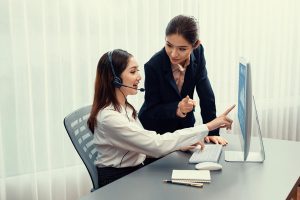 Call center agents collaborating